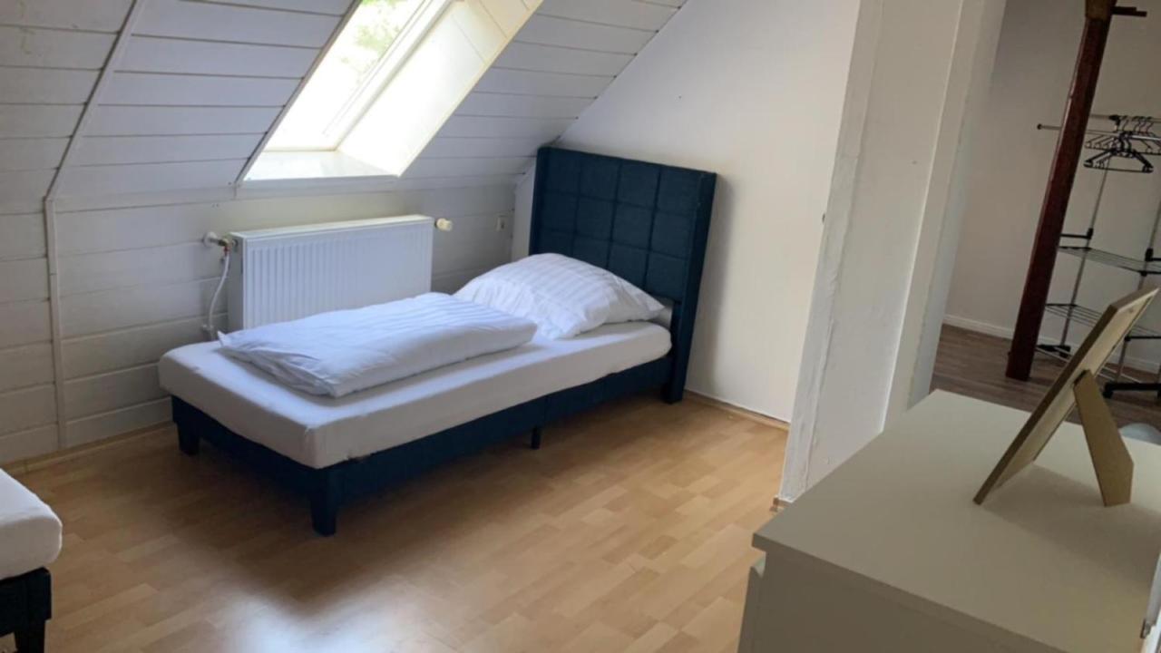 Zimmer In Wohnung Monteure Apartment Kuche Modern Enger Dış mekan fotoğraf