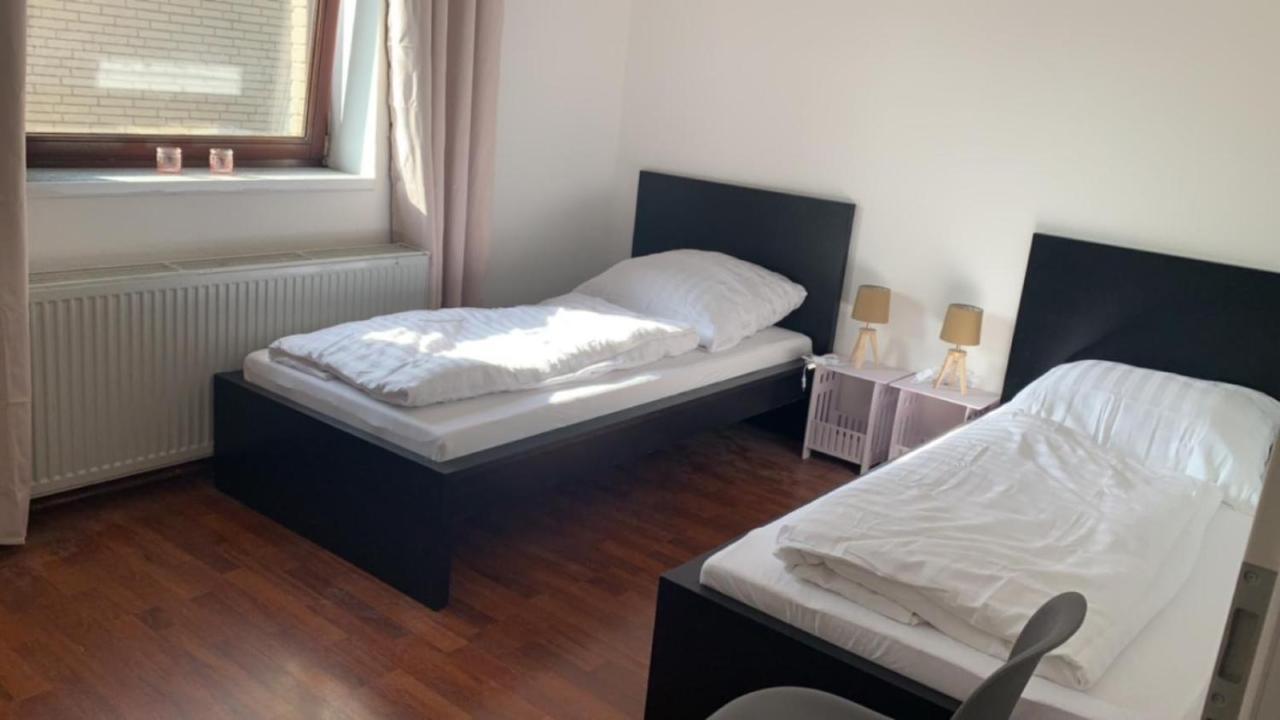 Zimmer In Wohnung Monteure Apartment Kuche Modern Enger Dış mekan fotoğraf