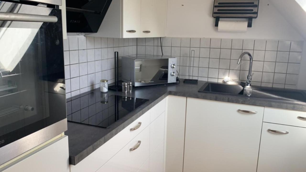 Zimmer In Wohnung Monteure Apartment Kuche Modern Enger Dış mekan fotoğraf